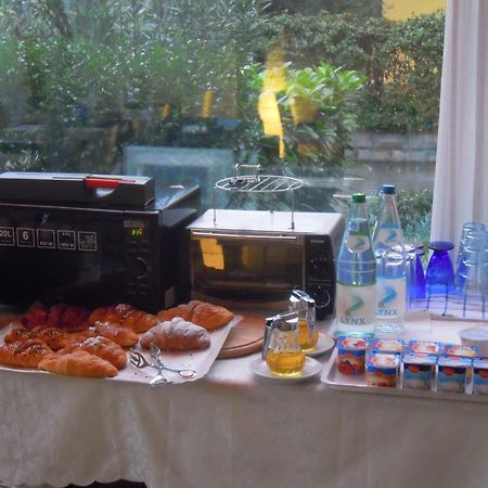 Hotel La Rosta Reggio Emilia Exteriör bild
