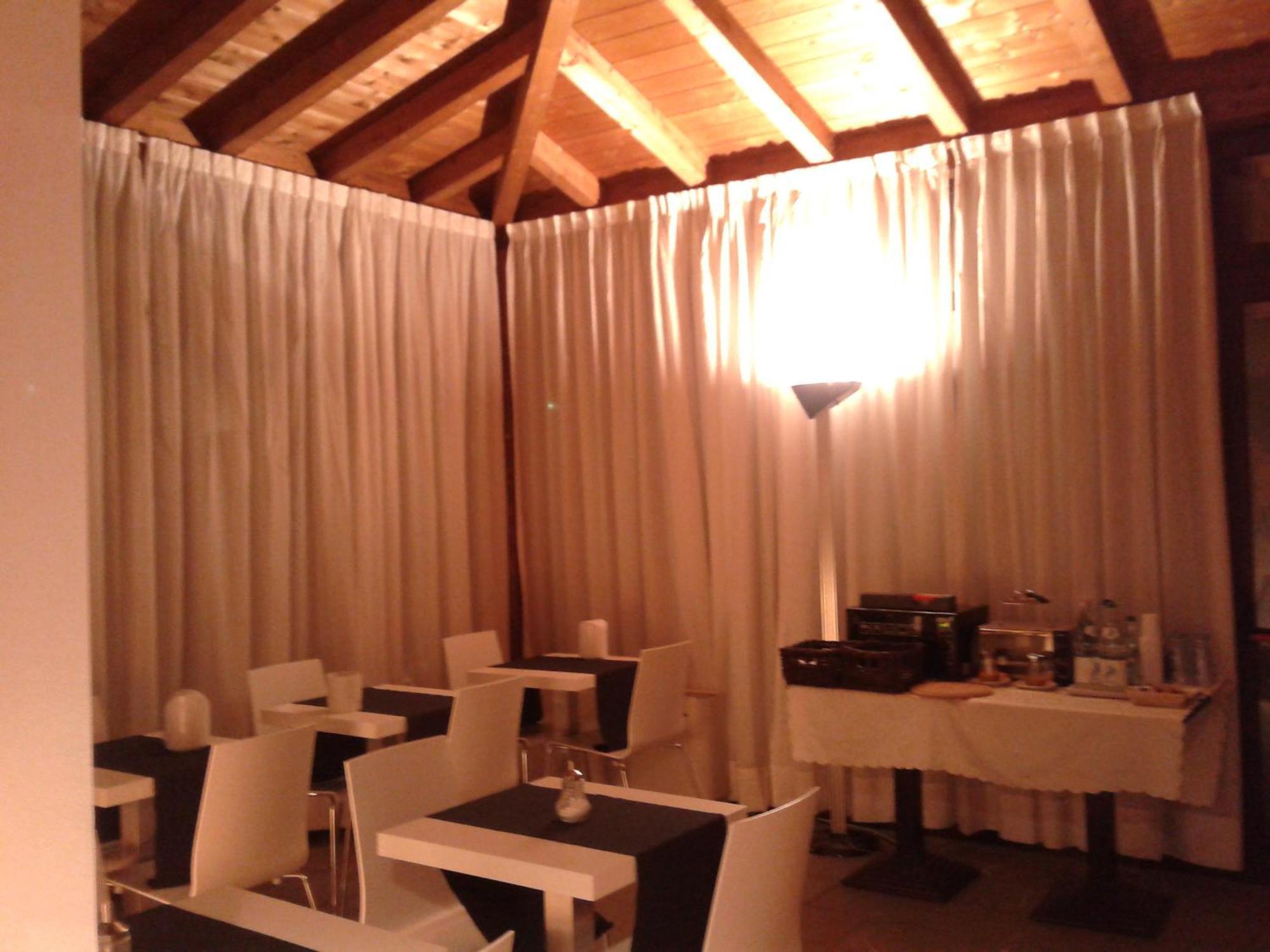 Hotel La Rosta Reggio Emilia Exteriör bild