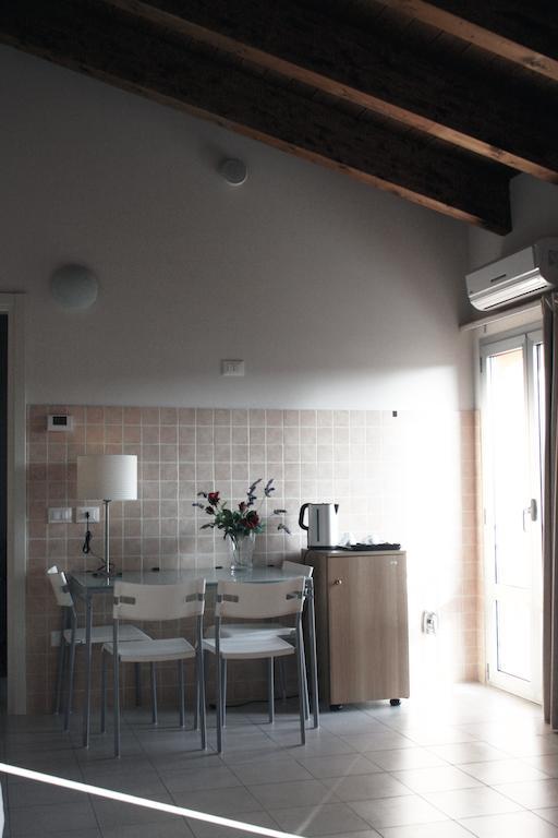 Hotel La Rosta Reggio Emilia Exteriör bild