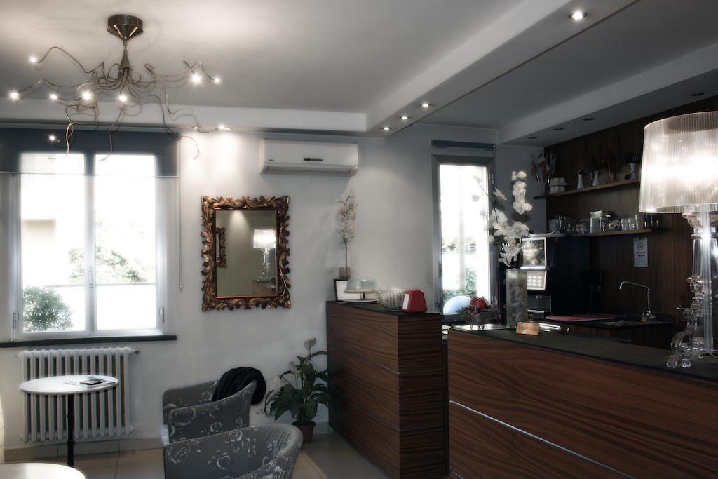 Hotel La Rosta Reggio Emilia Exteriör bild
