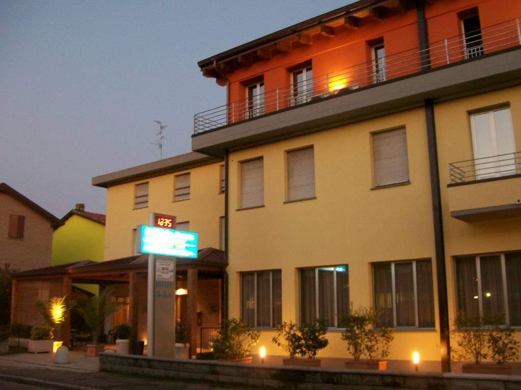 Hotel La Rosta Reggio Emilia Exteriör bild