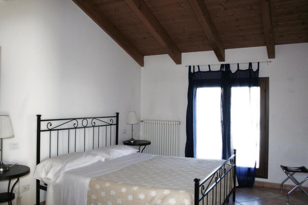 Hotel La Rosta Reggio Emilia Rum bild